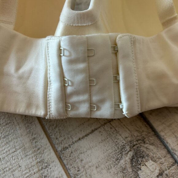 Women's Cushioned Underwire Bra By Warner's This is not a bra Collection 36D NWT - Picture 5 of 10